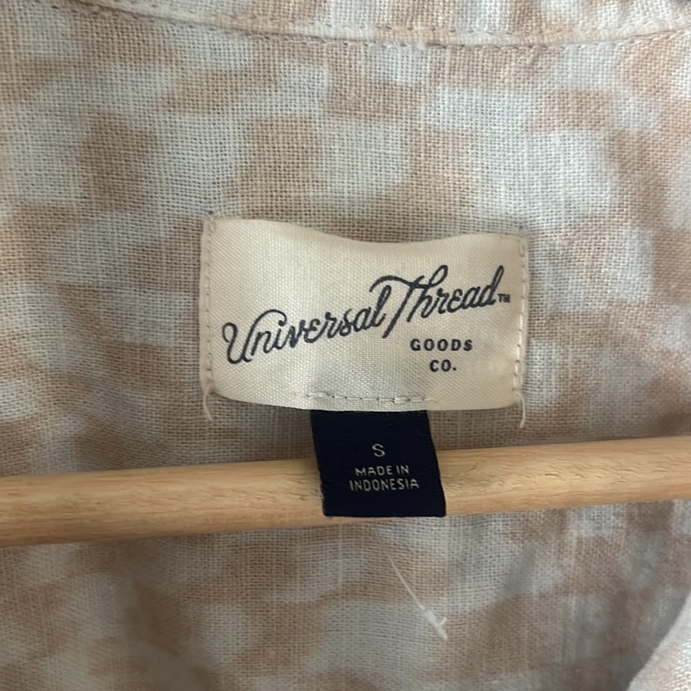 Universal Threads Button up- Small - Picture 2 of 3